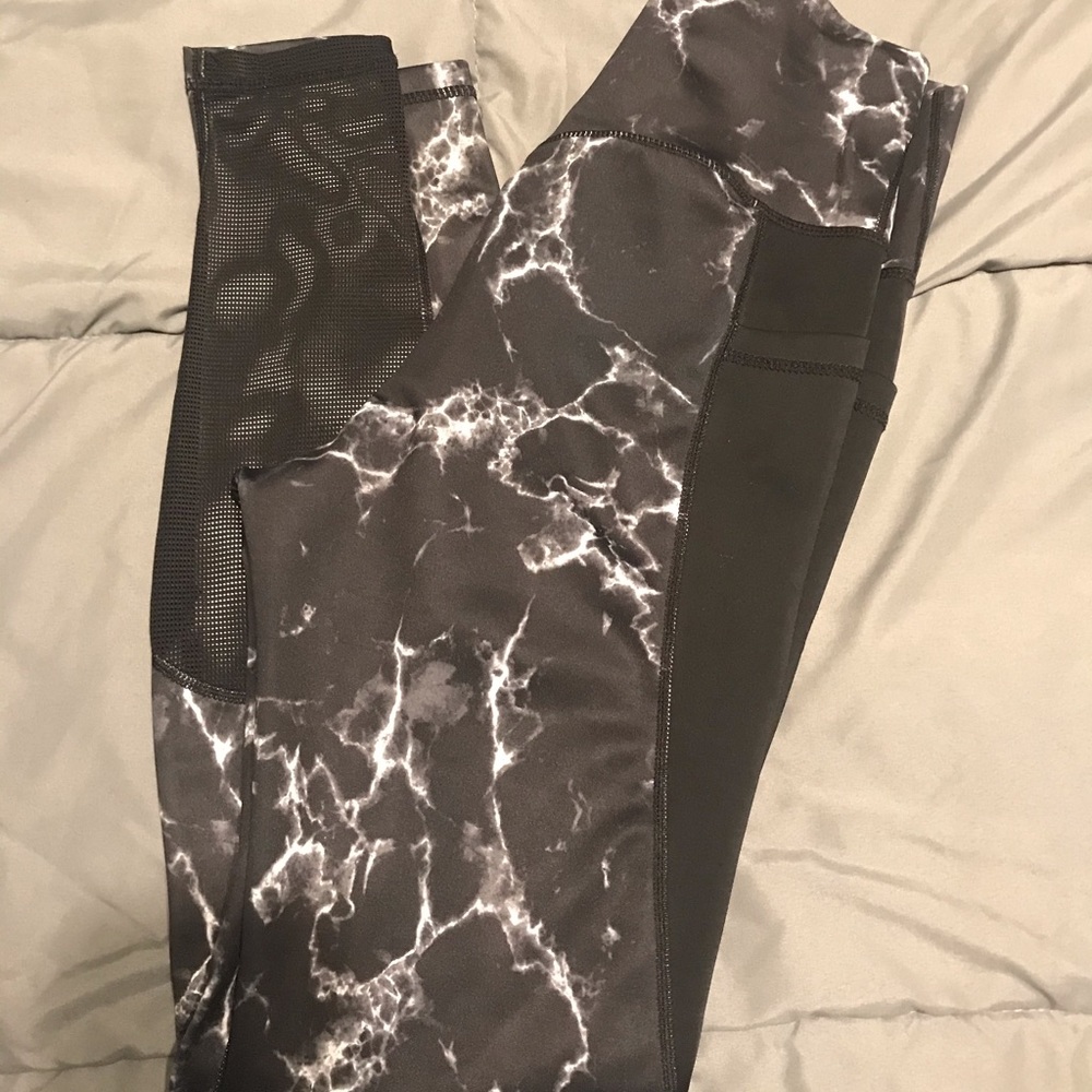 BuffBunny marble leggings